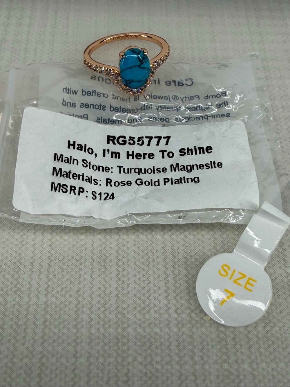 Bomb party og ring Turquoise Magnesite on Rose Gold size 7